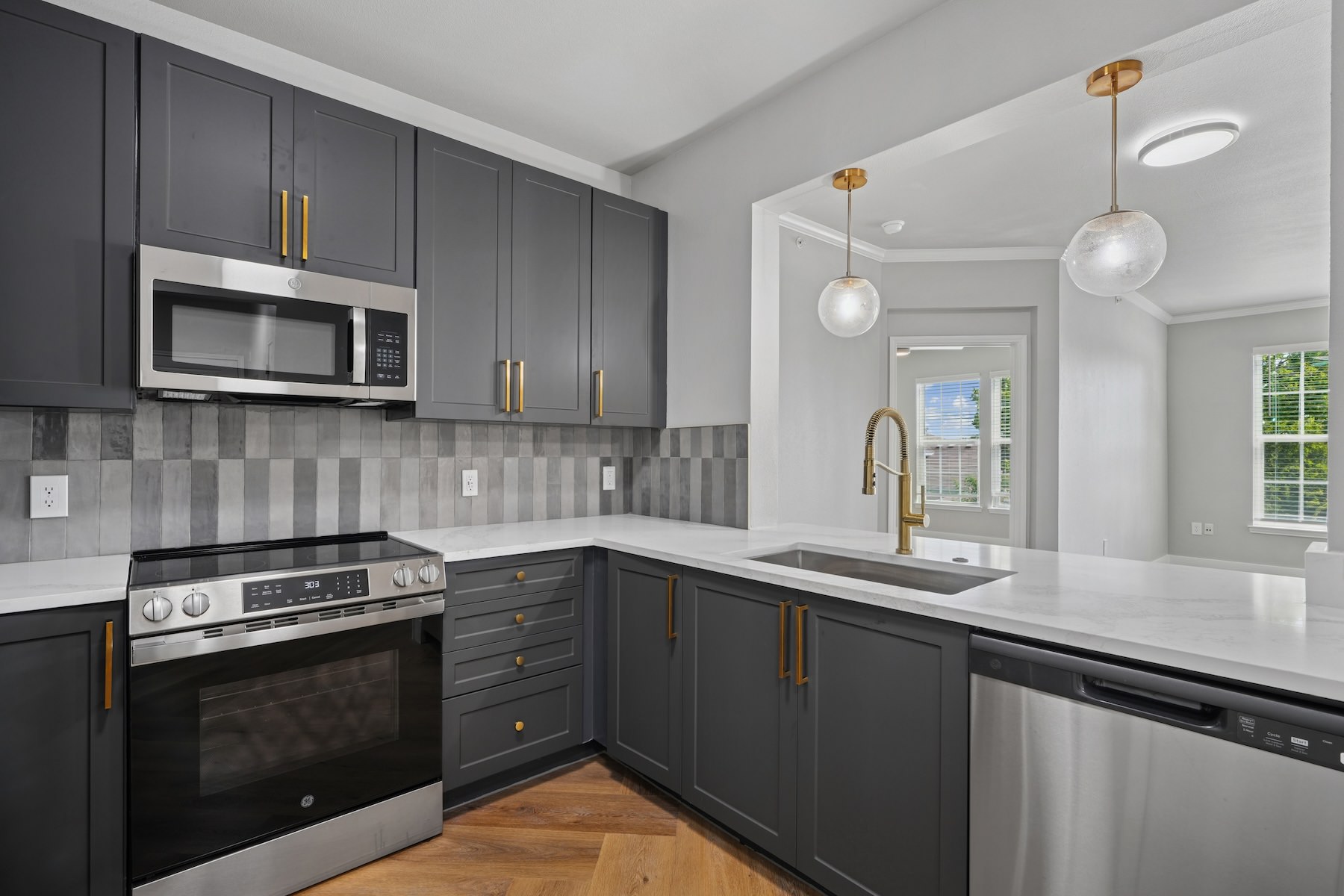 Extraordinary Apartment Living